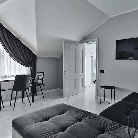 апарт-готель Logos Apartament *