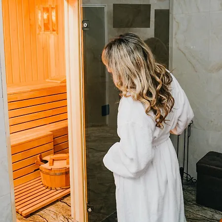 апарт-готель Logos Apartament *